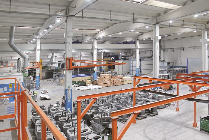 Overview of Donelli Alexo MXP's coating department.