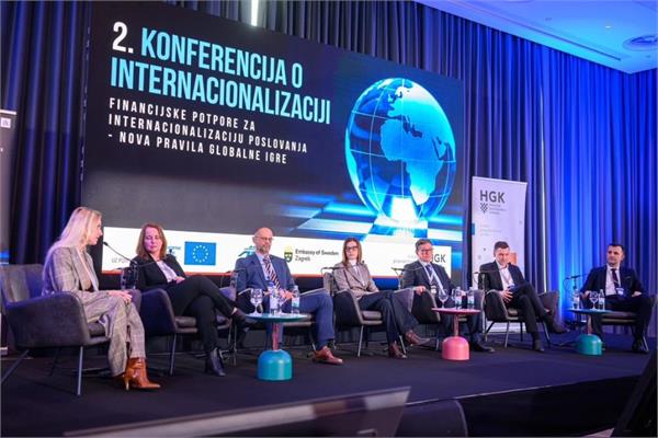 Dijana Zrinski participated in a panel discussion alongside other large Croatian exporters, such as JGL , CROMARIS, DOK-ING, and others.