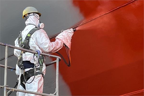 Application of the PPG Sigmaglide 2390 fouling release coating on a vessel